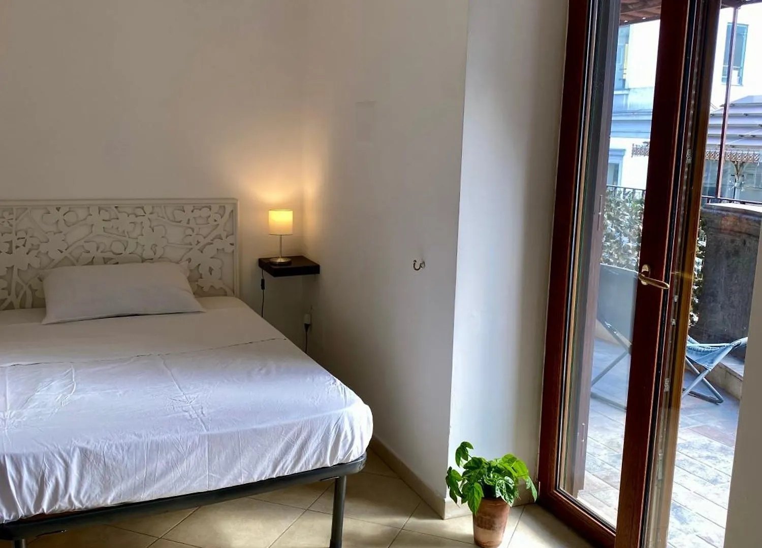 Guest house Camera Matrimoniale Con Terrazzo Naples Italy